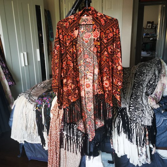 Vintage Spell Kimono - Picture 5 of 8